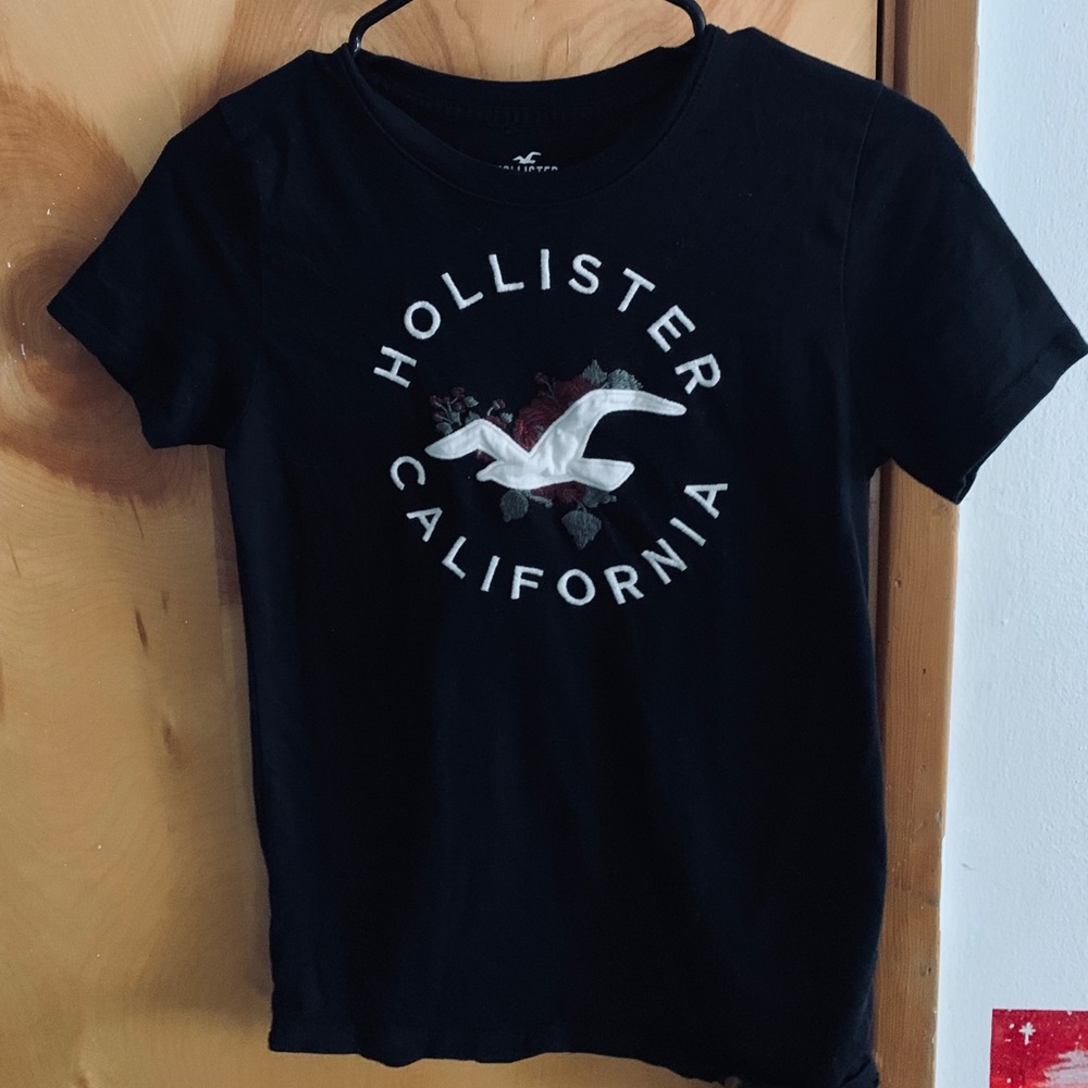 black t-shirt